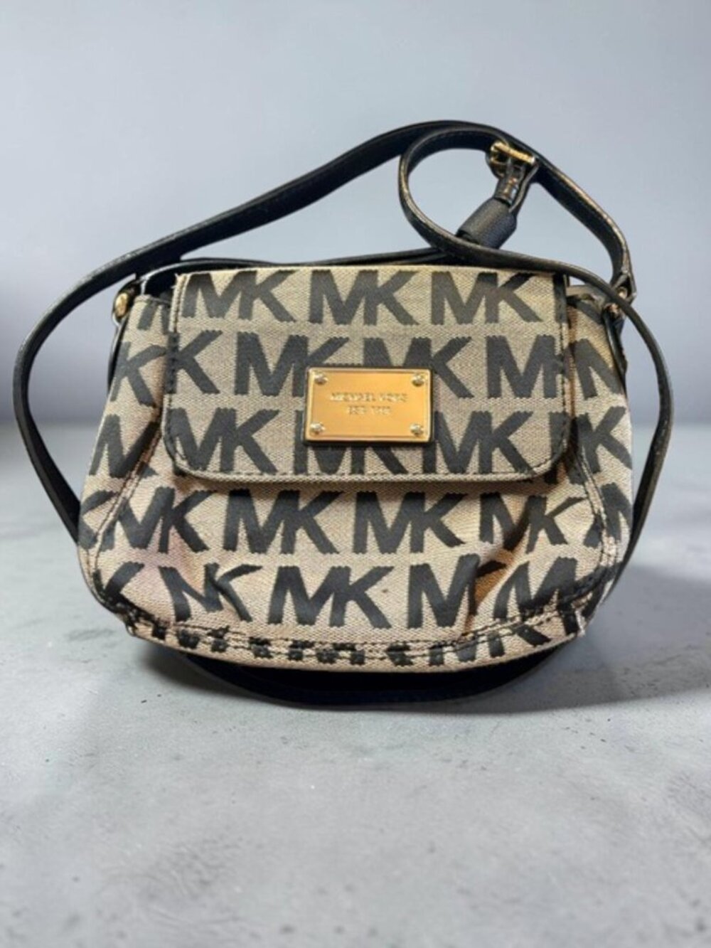 Michael Kors Signature MK Logo Brown/Black Zip Small Satchel Detachable Strap